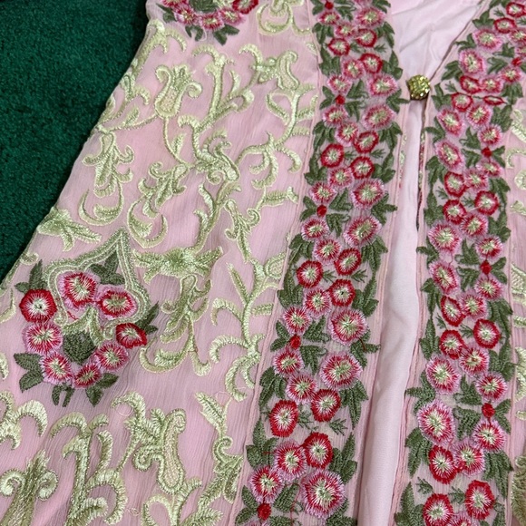 Elegant Pink Embroidered Kurta set - Picture 4 of 12